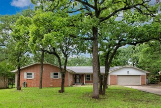 210 Mistletoe Ln, Keene, TX 76059
