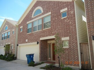 11509 Main Pine Dr, Houston, TX 77025