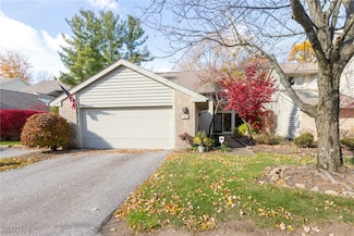 5 Hampshire Ct, Beachwood, OH 44122