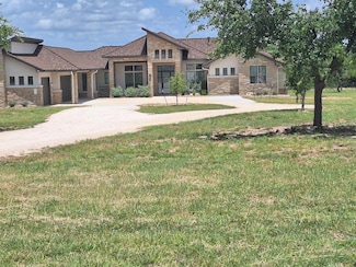 120 Strada Luca, Florence, TX 76527