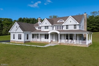 10 Moonlight Dr, Colts Neck, NJ 07722