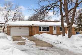 1086 Highview Dr, New Brighton, MN 55112