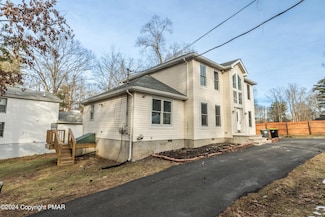 119 Lilac Dr, East Stroudsburg, PA 18301