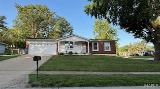 12678 Glenpeak Dr, Maryland Heights, MO 63043