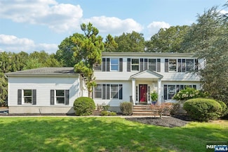 23 Herlihy Dr, Mahwah, NJ 07430