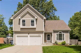 14852 W Peppermill Dr, Olathe, KS 66062