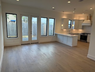 3609 Huntsford Dr, Houston, TX 77008