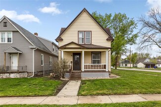 927 C Ave NW, Cedar Rapids, IA 52405