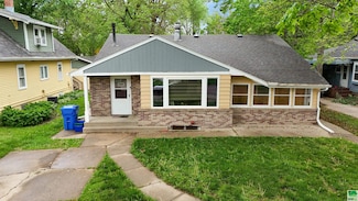 115 S Pine St, Vermillion, SD 57069