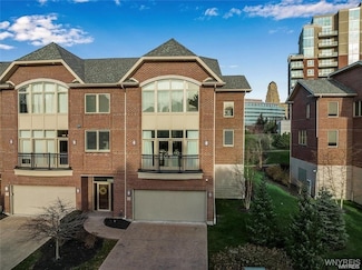 29 Ojibwa Cir, Buffalo, NY 14202