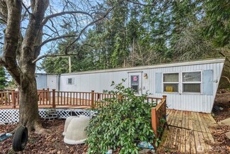 4398 Rhododendron Dr, Oak Harbor, WA 98277