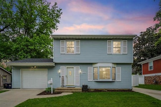 1509 Brookwood Dr, Iowa City, IA 52240