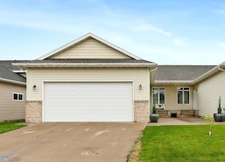 4467 53rd St S, Fargo, ND 58104