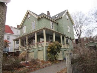 52 Lyndhurst St, Dorchester Center, MA 02124