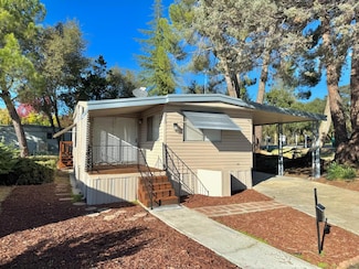 6010 Nob Hill Dr, Newcastle, CA 95658