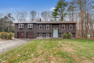 35 Eider Ln, Topsham, ME 04086