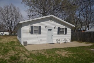 209 209 1 2 West 6th St W, Cahokia, IL 62206