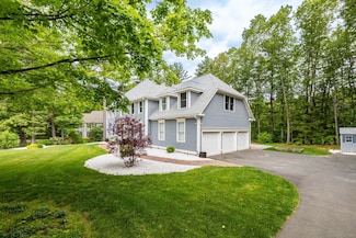 6 Anja Dr, Simsbury, CT 06070