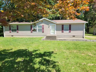 202 Park Rd, Montgomery, IN 47558