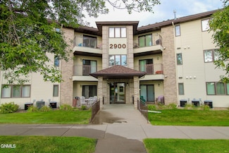 2900 N 4th St Unit 305, Bismarck, ND 58503