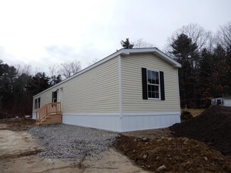 251 Main St, Buxton, ME 04093