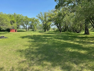 309 Alaska St, Lancaster, MN 56735