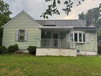 1510 W 4th St, Piscataway, NJ 08854