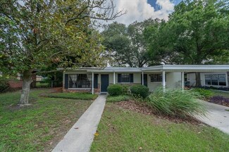 9613 Orange Grove Dr, Tampa, FL 33618