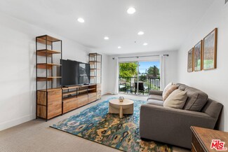 4501 Cedros Ave Unit 202, Sherman Oaks, CA 91403
