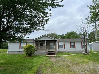 405 S State Line Rd, Opolis, KS 66760