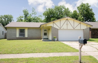 1112 N Hickory Ct, Broken Arrow, OK 74012