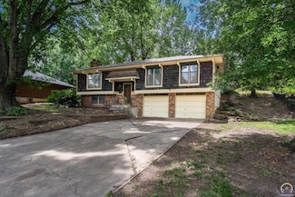 2309 SW 33rd St, Topeka, KS 66611