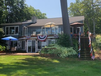 5366 S Shore Dr, Whitehall, MI 49461