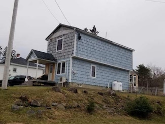19 Pleasant St, Limestone, ME 04750