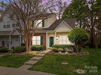 8230 Rudolph Rd, Charlotte, NC 28216