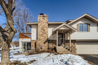 5700 Royal Oaks Dr, Saint Paul, MN 55126