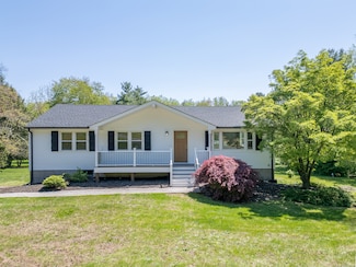 9 Punkin Dr, Ellington, CT 06029