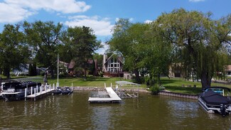 37147 N Stanton Point Rd, Ingleside, IL 60041
