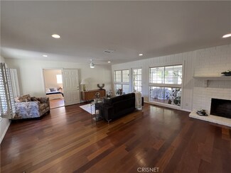 22301 Gifford St, Canoga Park, CA 91303