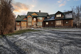 4903 Country Ln, Jackson, MI 49201