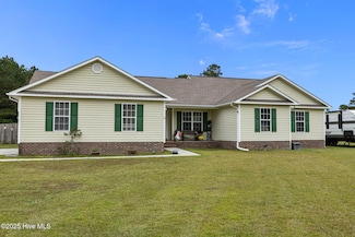 114 Trailwood Dr, Hubert, NC 28539