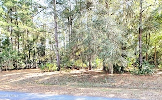 213 Old Plantation Dr W, Beaufort, SC 29907