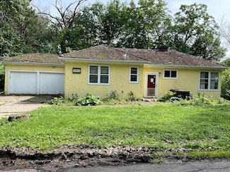 11405 Timberline Rd, Hopkins, MN 55305