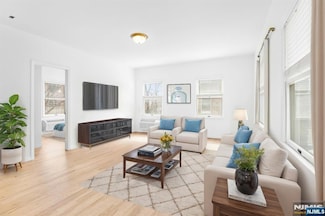 35 Emerson Plaza W Unit 2S, Emerson, NJ 07630