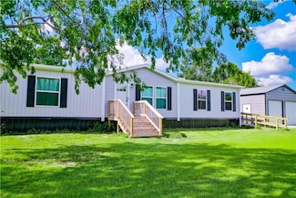 4159 Folks Dr, Blackshear, GA 31516