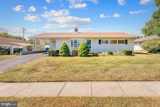 97 Magnolia Dr, Levittown, PA 19054