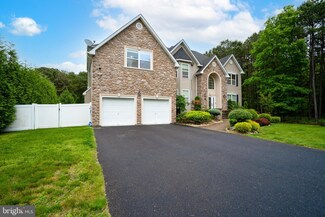 49 Duchess Dr, Monroe Township, NJ 08831