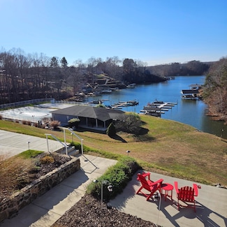 1089 Bluewater Dr Unit 506, Moneta, VA 24121