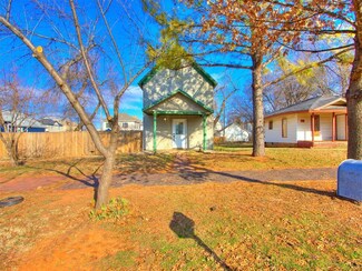 408 E Springer Ave, Guthrie, OK 73044