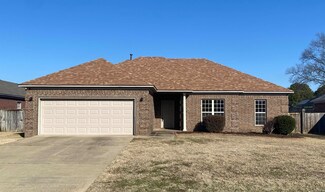 2600 Apple Blossom Ln, Conway, AR 72034